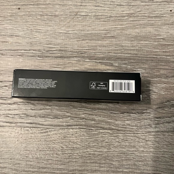 KVD Lock It Pore Refining Primer - Picture 4 of 8